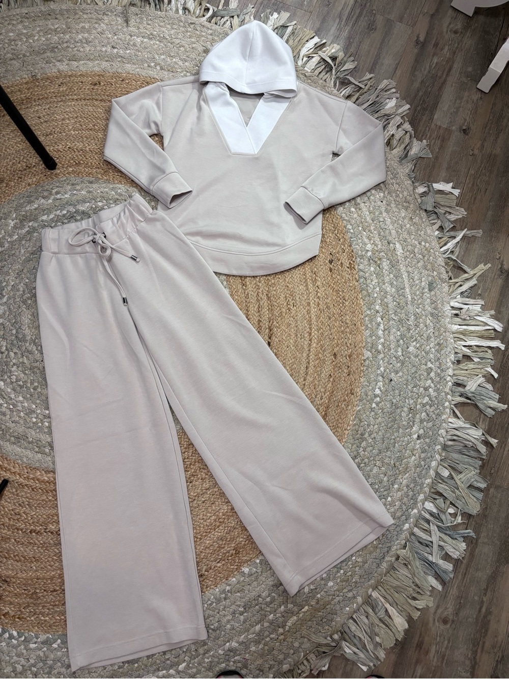 Cable & Gauge Cream Wide-Leg Sweatpants with Matching Hooded Top Super Soft. XS